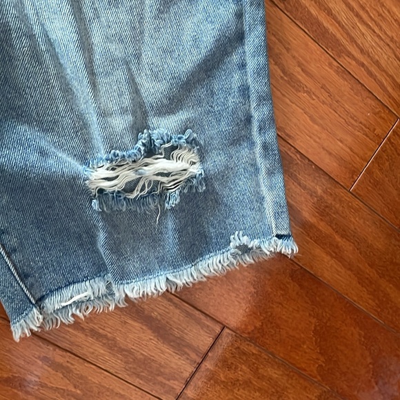 Vero Moda Distressed Denim Shorts - Picture 3 of 5